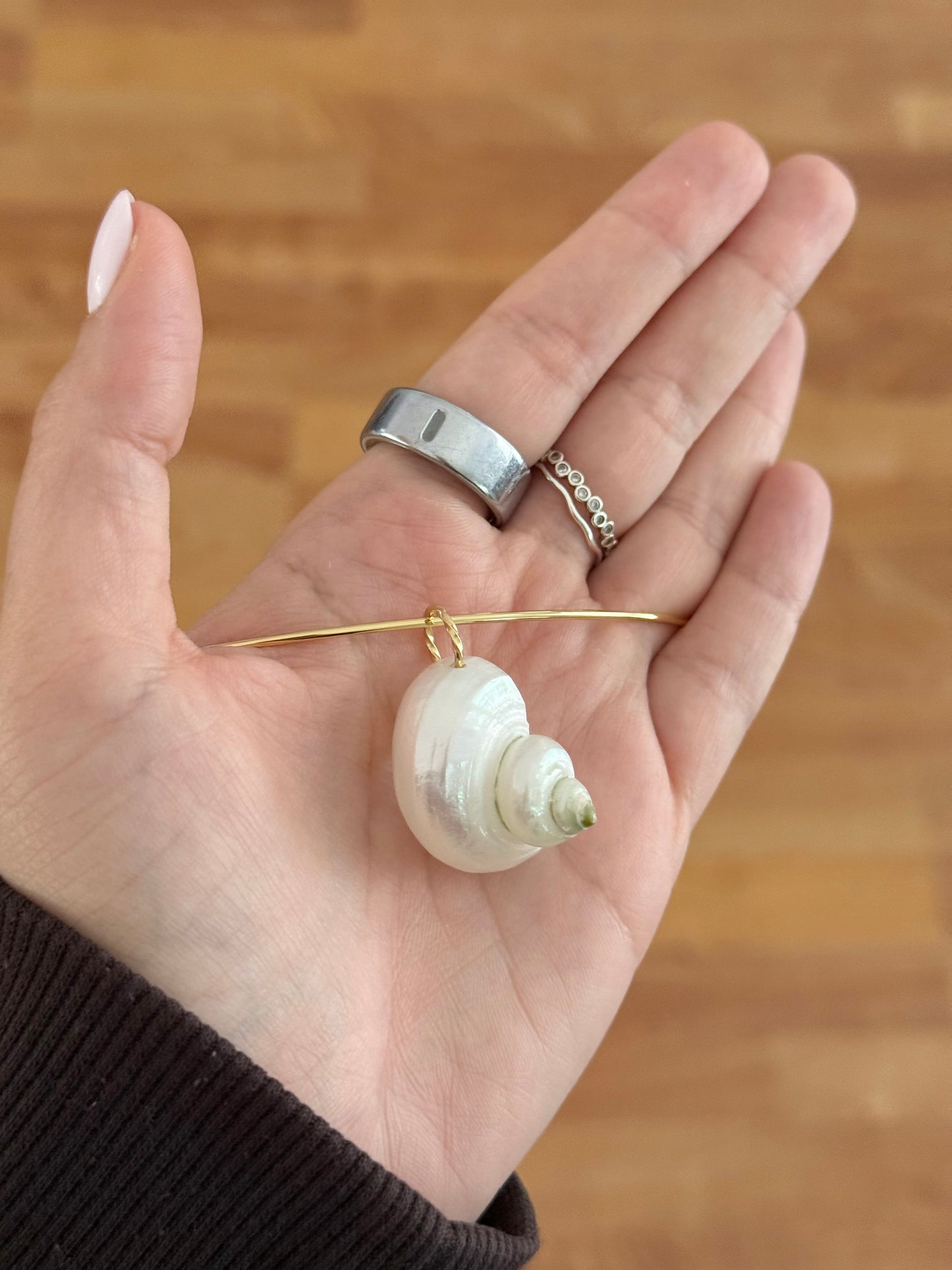 White Shell Collar Necklace