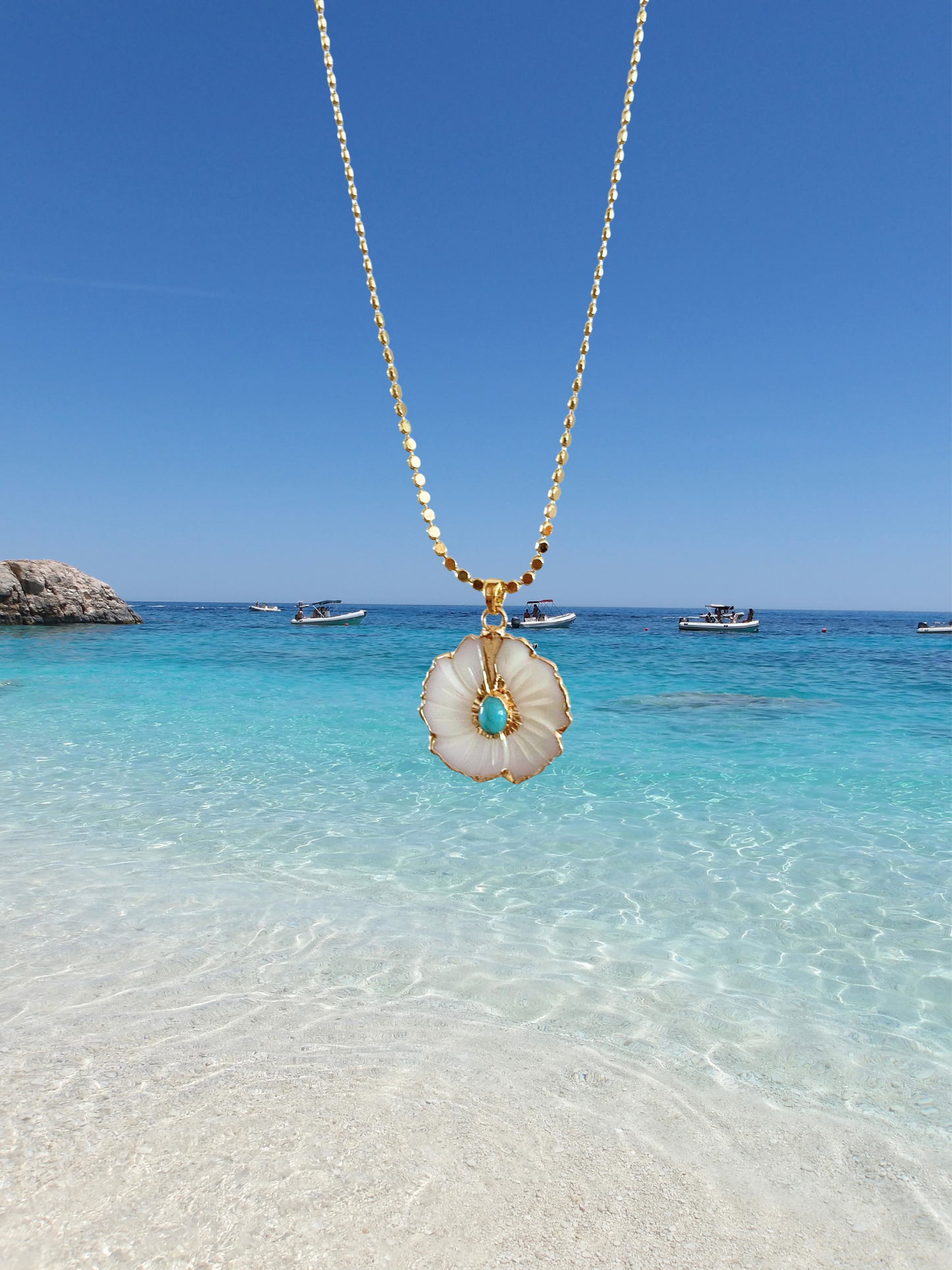 Mother of Pearl Flower Necklace