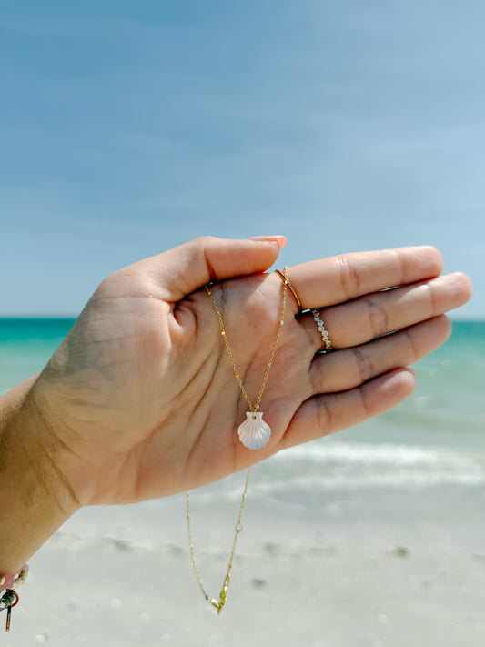 Small Mother of Pearl Shell Necklace