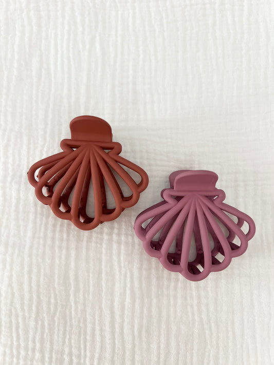 Seashell claw hair clip