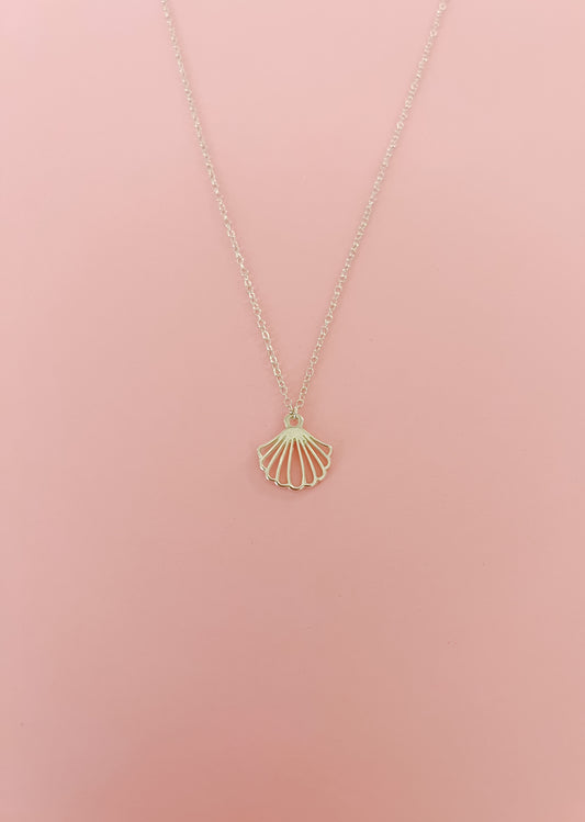 Sterling Silver Seashell Fan Necklace