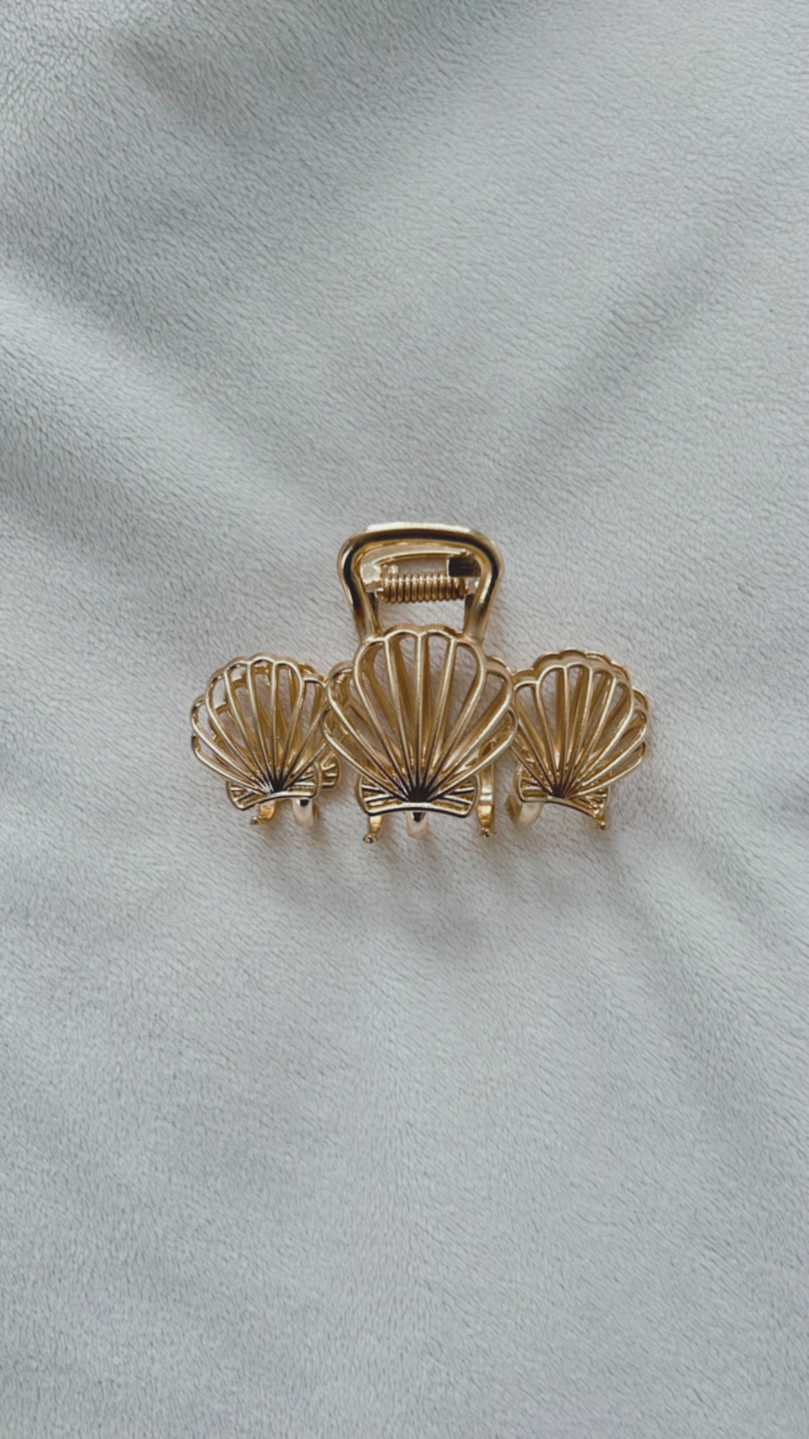 3 Gold Shells Hair Claw Clip